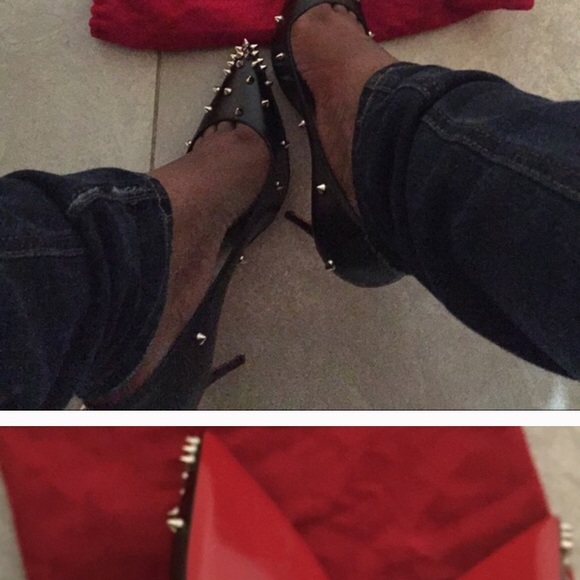 Relisted - Christian Louboutin - Picture 3 of 4